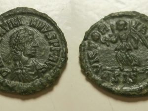 Valentinianus II ½ centenionalis -VICTORIA AVGGG- 384/7 AD - ASIS