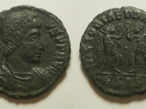 Constantius II Follis - VICTORIAE DD AVGG Q NN - εSIS  - 344/5 AD