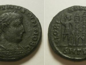 Constantinus II AE Follis -GLORIA EXERCITVS- 330/3 AD -SMTSB