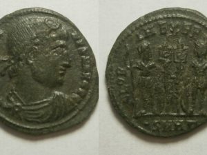 Constantinus I Follis - GLORIA EXERCITVS - •SMHΓ - 330/3 AD